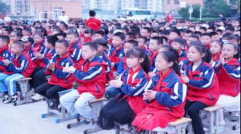 非洲最后的实权君王,生活奢靡无度,国民却苦不堪言,纷纷指责